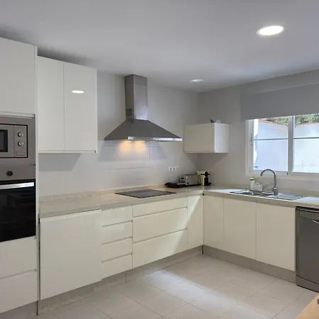 Artola - Piscina Privada